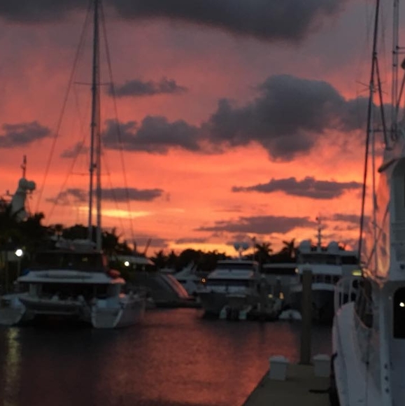 Meet your Posher, Amanda - Picture 1 of 1